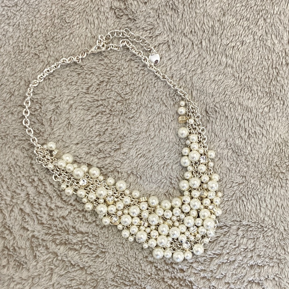 Silver pearl necklace